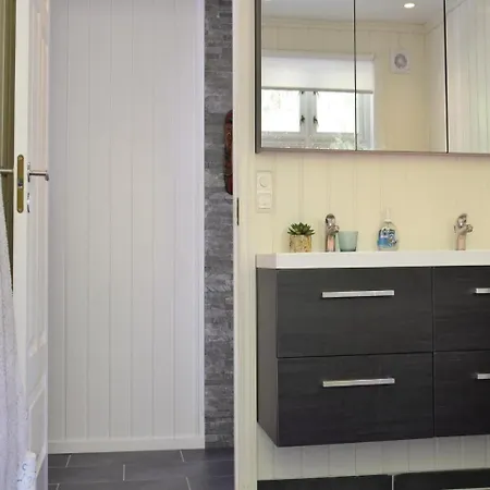Three-bedroom Holiday In Hébergement de vacances Strandebarm