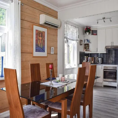 Three-bedroom Holiday In