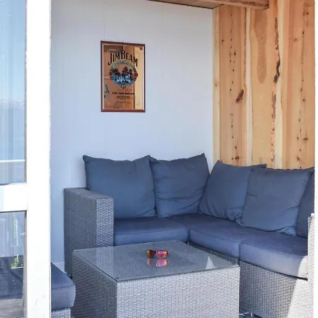 Three-bedroom Holiday In * Strandebarm