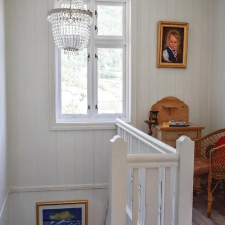Three-bedroom Holiday In