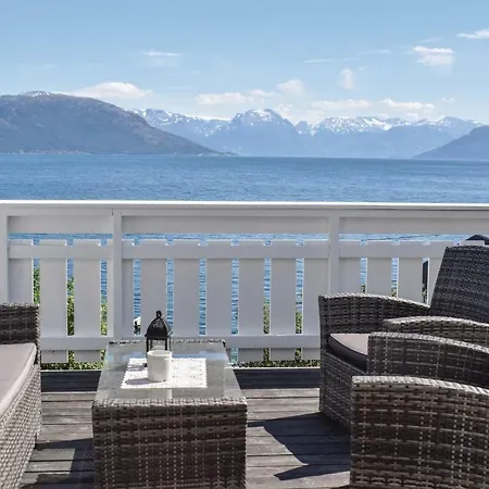 Three-bedroom Holiday In Hébergement de vacances Strandebarm